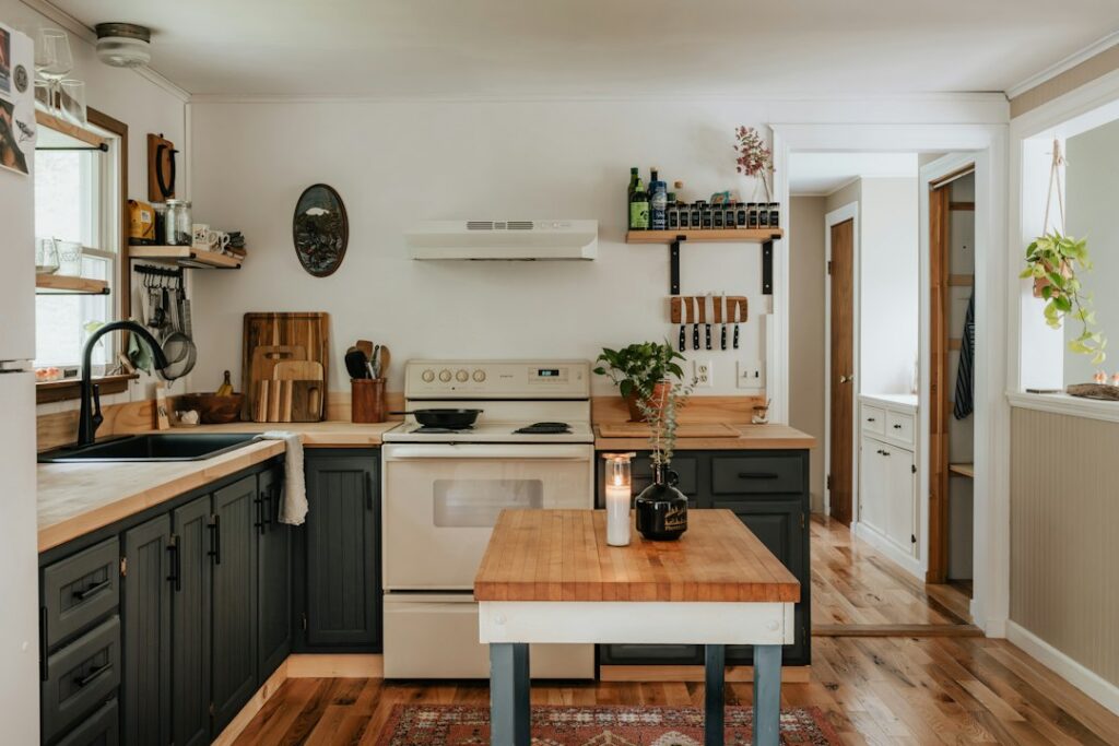 Small kitchen organization and storage ideas